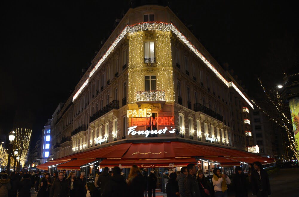 Champs Elysées la nuit